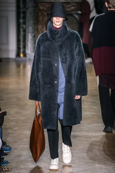Look 34